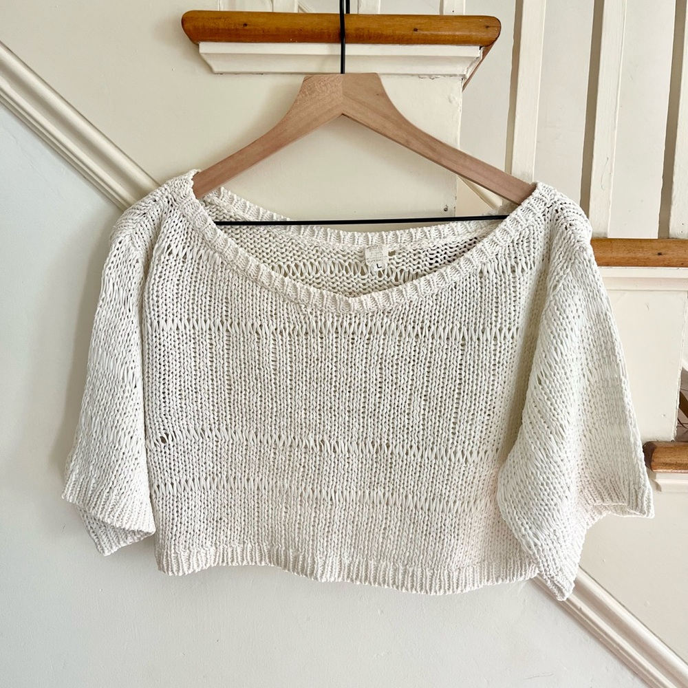 1970s Vintage White Loose Knit Cropped Sweater